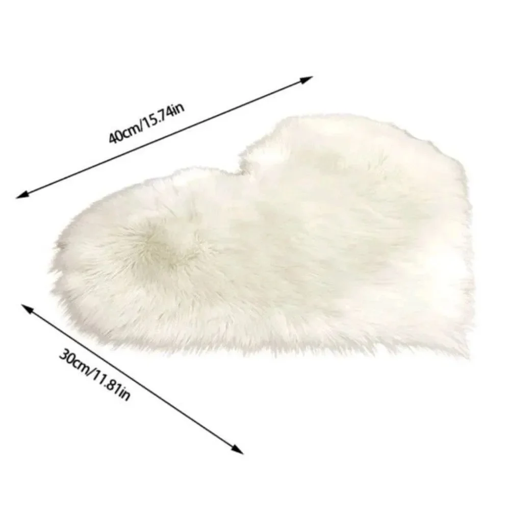 NWOT Faux Fur Heart Shaped Rug